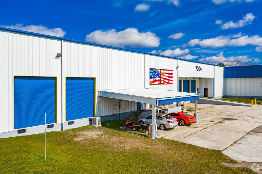 More Photos Of 7004 E Broadway Ave, Tampa Warehouse For Lease