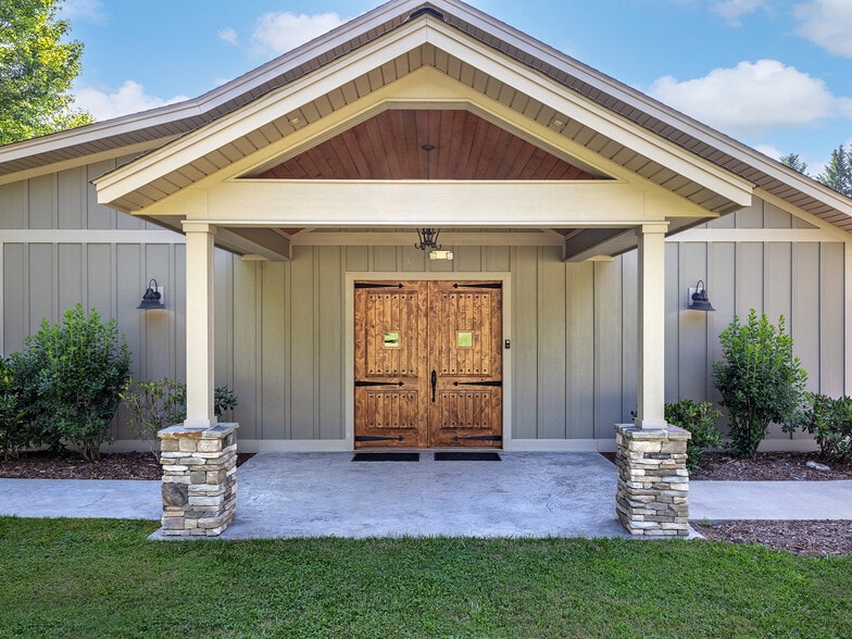 More Photos Of 355 Johnson Dr, Canton Specialty For Sale