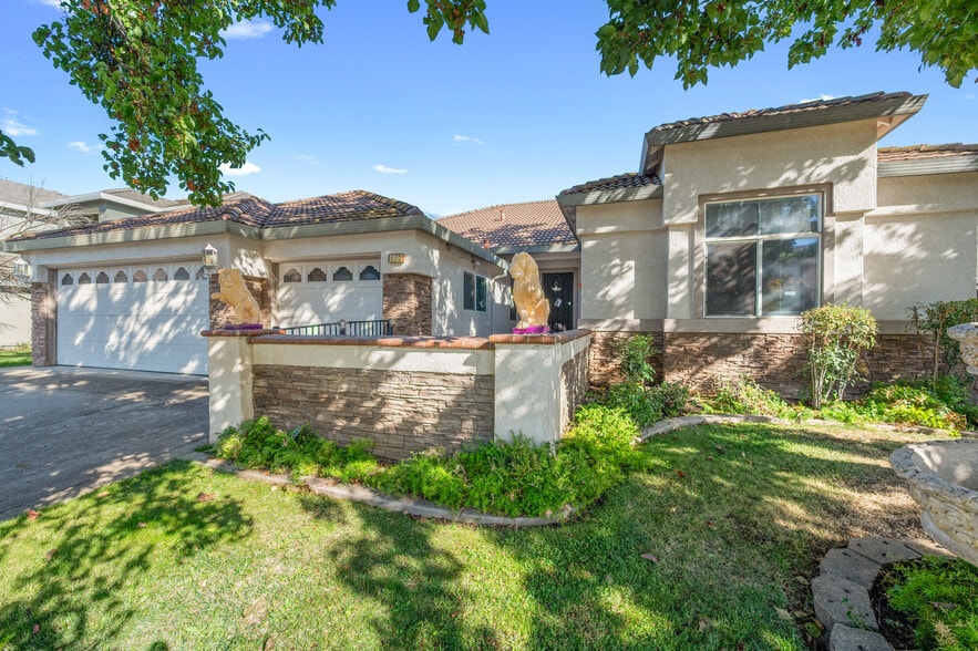 More Photos Of 9473 Heathman Way, Elk Grove Assisted Living For Sale