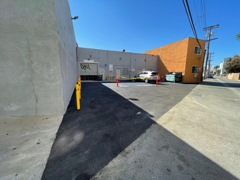 More Photos Of 4900-4906 Lankershim Blvd, North Hollywood Freestanding For Lease