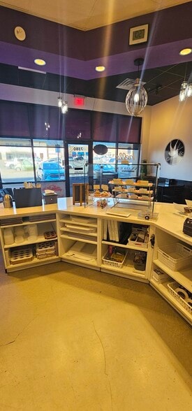 More Photos Of 7370-7392 S Olympia Ave, Tulsa General Retail For Lease