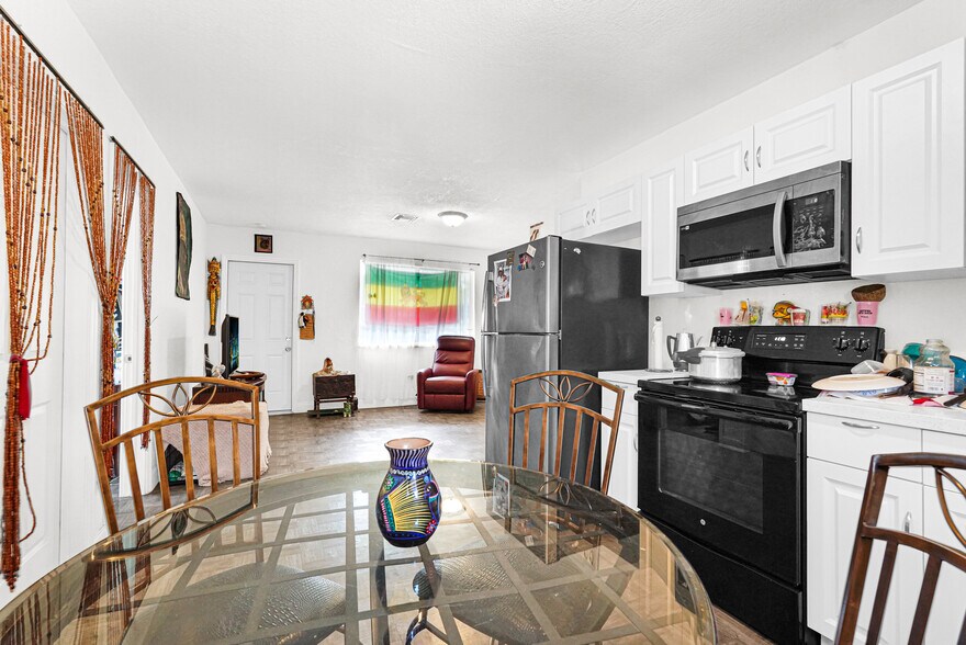 More Photos Of 3066 NW 92nd St & 9164-9174 NW 30 ct, Miami Manufactured Housing Mobile Home Park For Sale