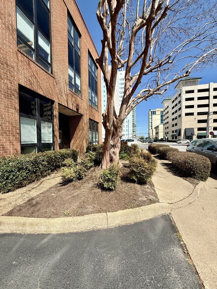 More Photos Of 303 34th St, Virginia Beach Office For Sale