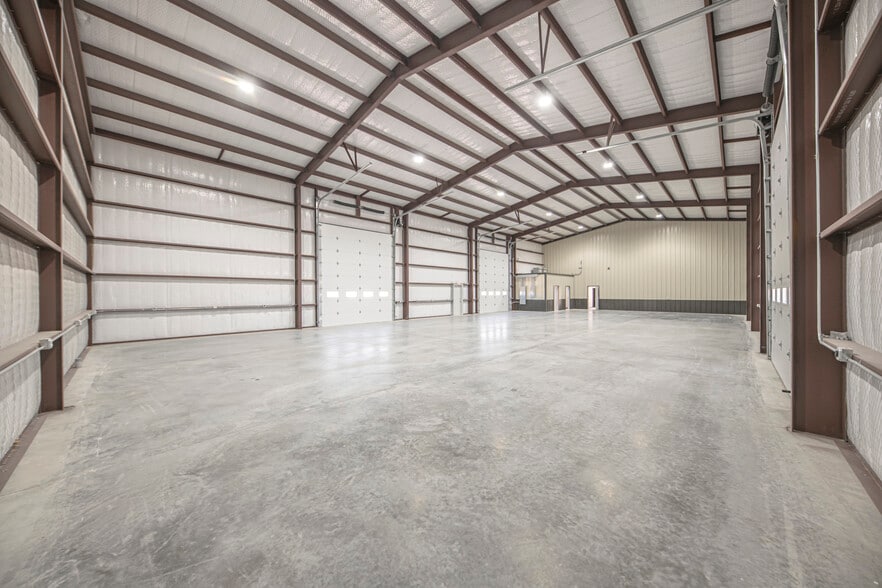 More Photos Of 16571 W Basin S, Odessa Warehouse For Sale