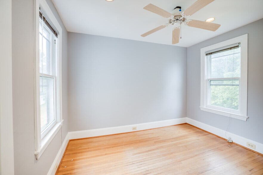 More Photos Of 913 Olney Sandy Spring Rd, Sandy Spring Office Residential For Sale