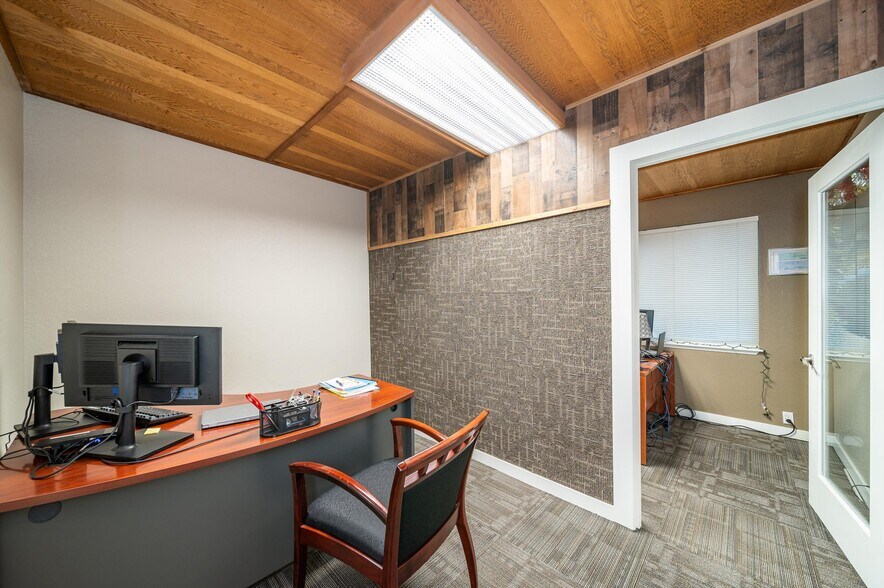 More Photos Of 1400 Broadway, Bellingham Office For Lease