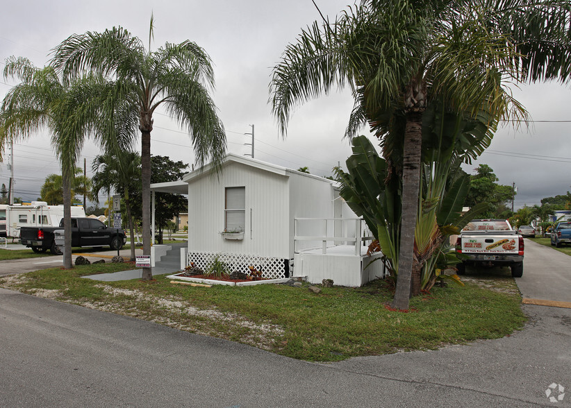 Primary Photo Of 5931 Polk St, Hollywood Manufactured Housing Mobile Home Park For Sale