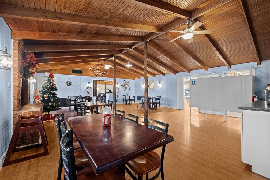 More Photos Of 2383 Hwy 58, Swansboro Restaurant For Sale