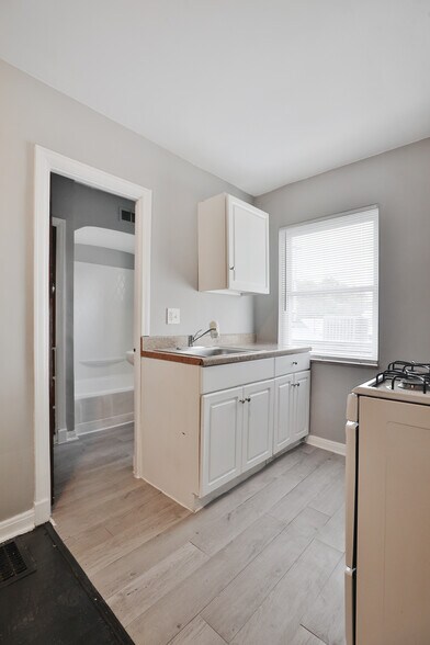 More Photos Of 4760-4764 N High St, Columbus Storefront Retail Residential For Sale