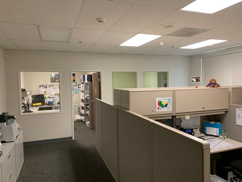 More Photos Of 431 Calle San Pablo, Camarillo Warehouse For Lease