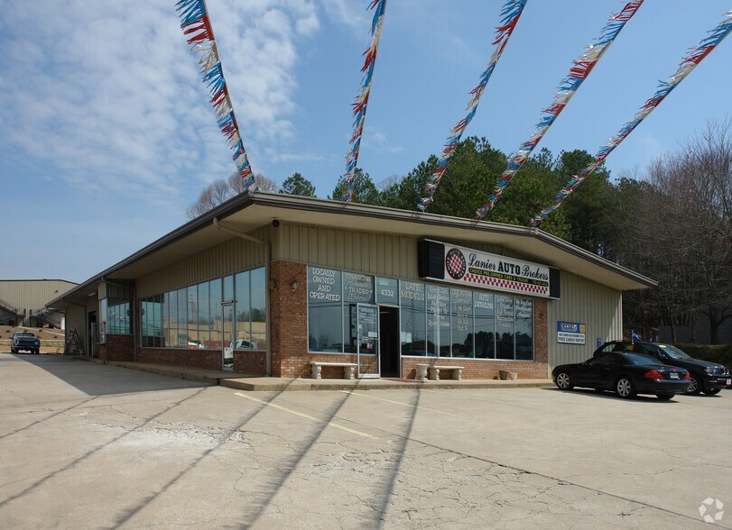 More Photos Of 4332 Mundy Mill Rd, Oakwood Freestanding For Sale