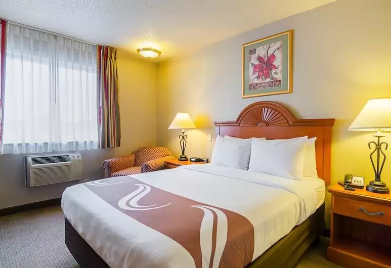 More Photos Of 730 E Jennifer Ln, Sidney Hotel For Sale