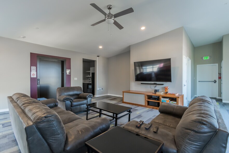 More Photos Of 119 E Lake Ave, Plymouth Apartments For Sale