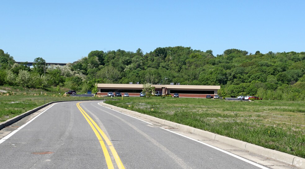 More Photos Of 422 Kinetic Park, Huntington Office For Sale