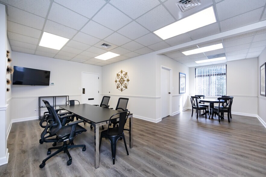 More Photos Of 10801 Johnston Rd, Charlotte Office For Lease