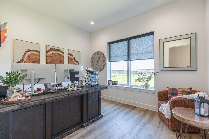 More Photos Of 1804 Denali Dr, Abilene Office For Sale