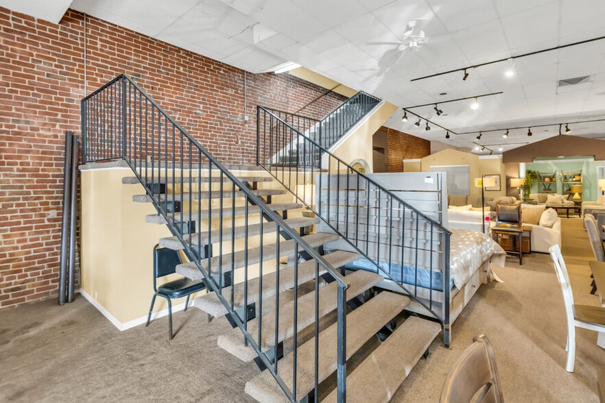 More Photos Of 10 S School St, Lodi Storefront Retail Office For Sale