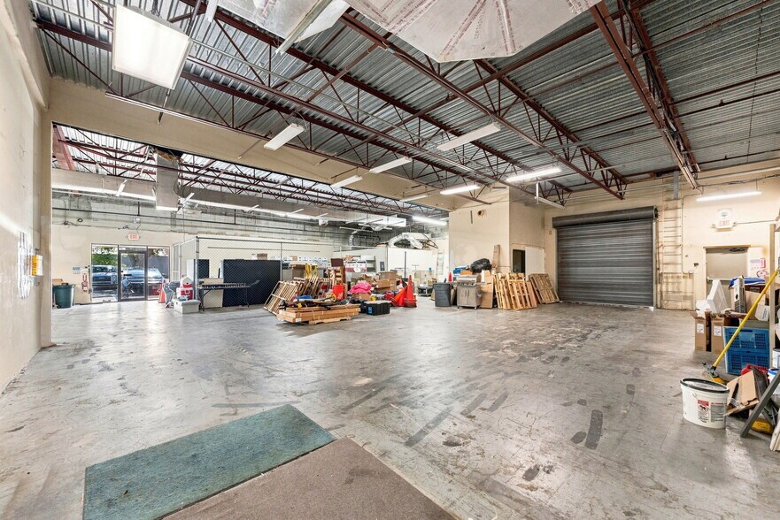 More Photos Of 1365 Hamlet Ave, Clearwater Flex For Lease