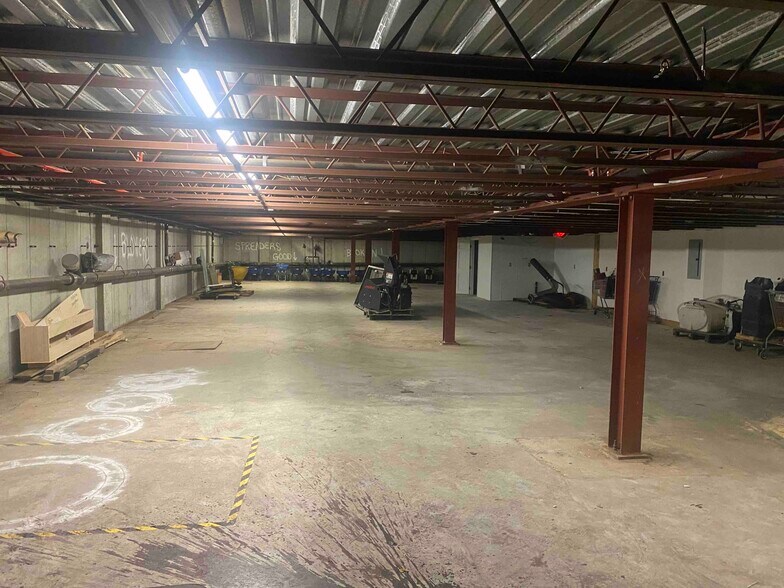 More Photos Of 530 2nd St, Everett Industrial For Sale