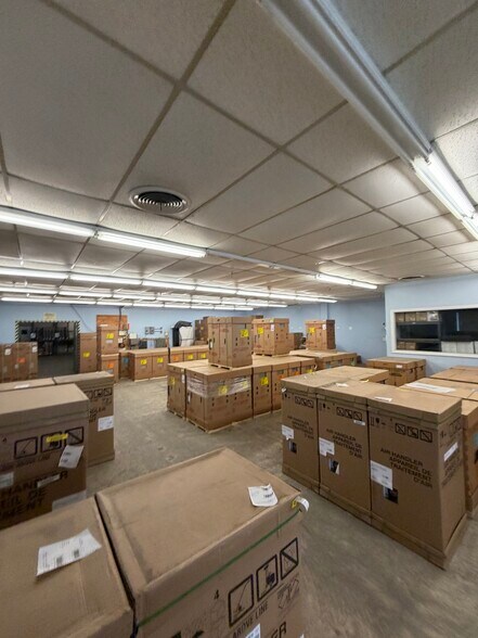 More Photos Of 22 Spielman Rd, Fairfield Light Manufacturing For Lease