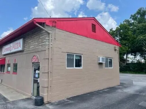 More Photos Of 1861 Youngstown Rd SE, Warren Restaurant For Sale