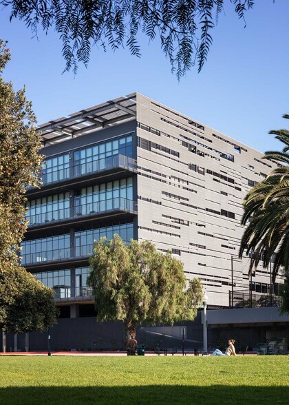 More Photos Of 5533 Waters Edge Way, Playa Vista Office For Lease
