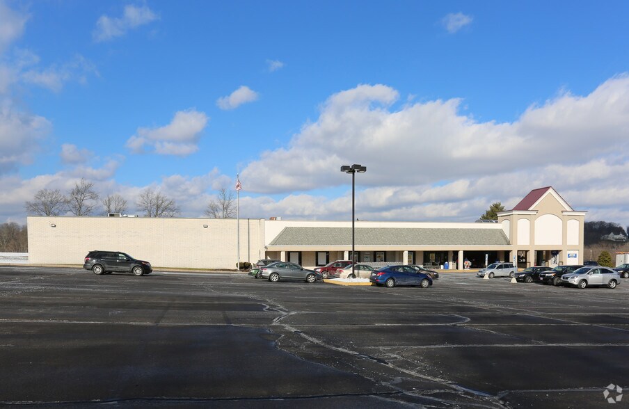More Photos Of 841 Gravel Pike, Collegeville Supermarket For Lease