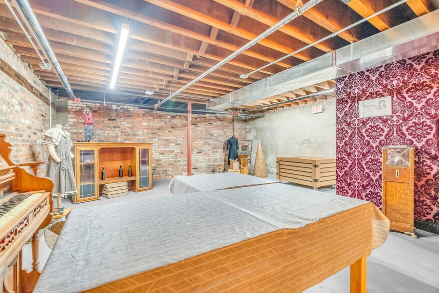 More Photos Of 306-310 Huron Ave, Port Huron Freestanding For Sale