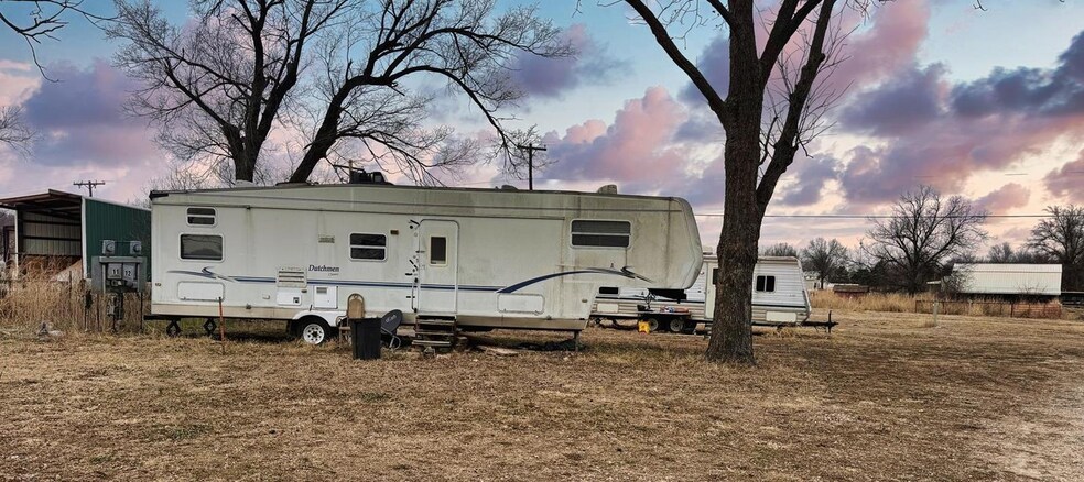 More Photos Of 3171 W North Ave, Ponca City Trailer Camper Park For Sale