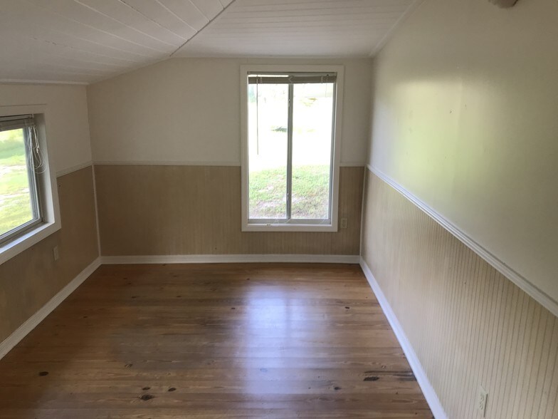 More Photos Of 12409 Curley St, San Antonio Loft Creative Space For Sale