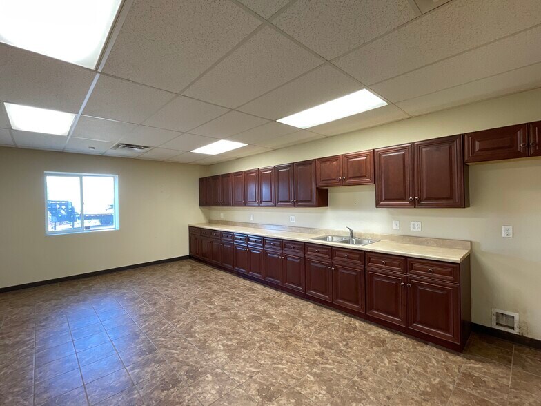 More Photos Of 9669 Havana St, Commerce City Manufacturing For Lease