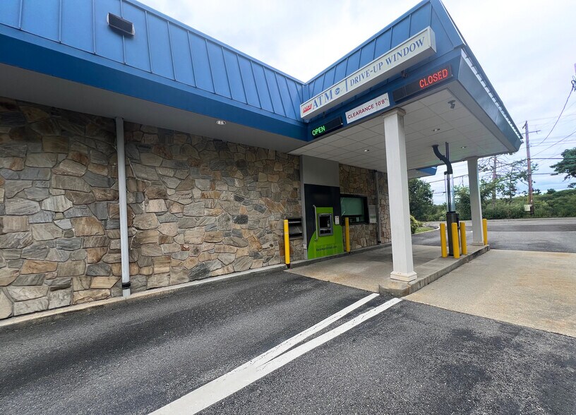 More Photos Of 71 Boston Post East Rd E, Marlborough Freestanding For Lease