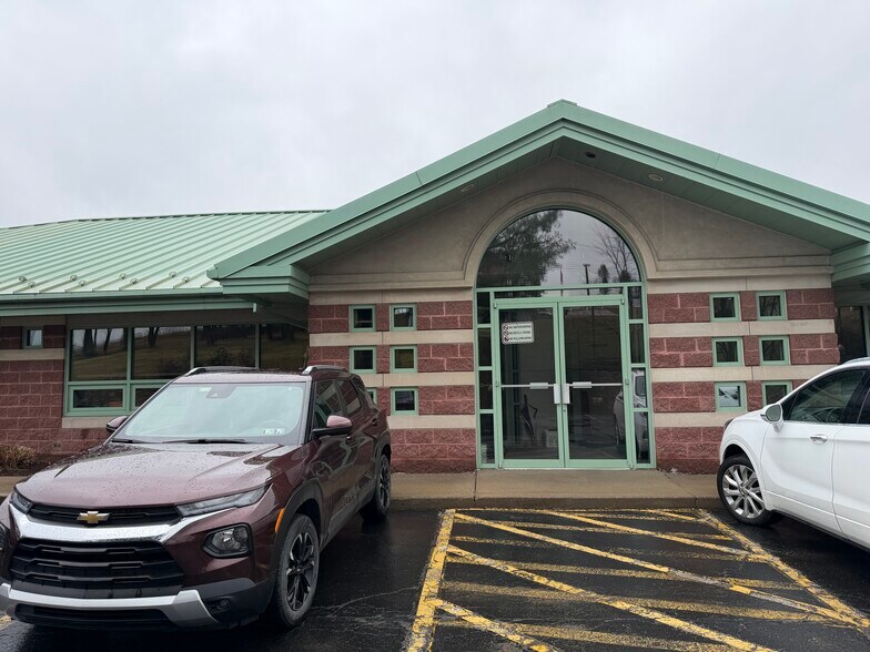 More Photos Of 4203 Route 66, Apollo Storefront Retail Office For Lease