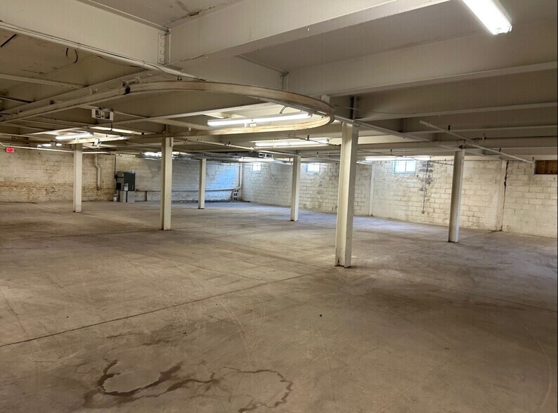 More Photos Of 115 6th St, Upland Light Manufacturing For Lease