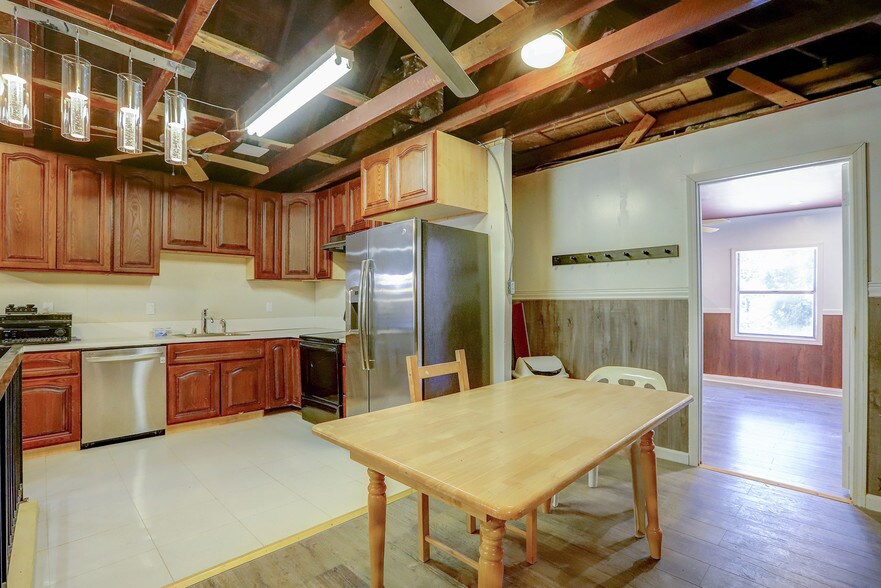 More Photos Of 212 Main St, Sierra City Hotel For Sale