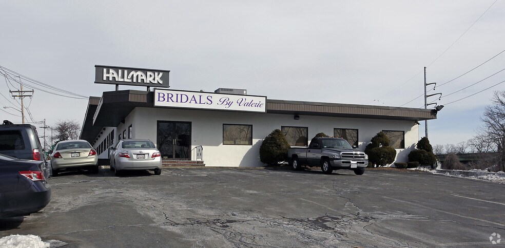 More Photos Of 215 Newbury St, Peabody Storefront Retail Office For Lease