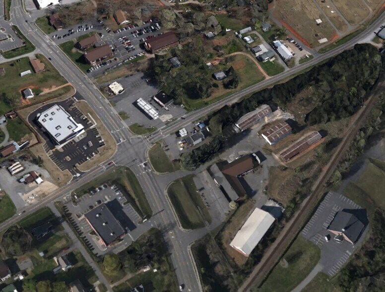 More Photos Of 401 US-70, Connelly Springs General Retail For Sale