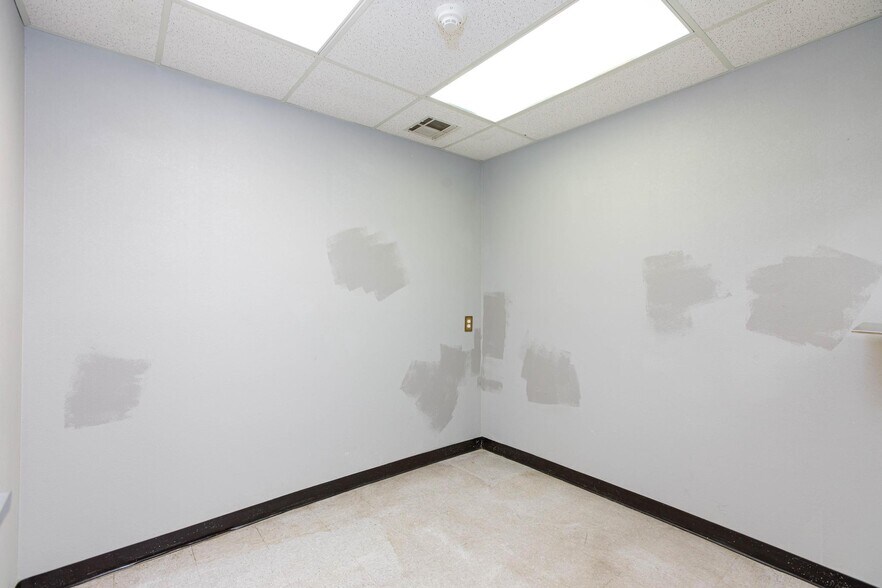 More Photos Of 872 E Sahara Ave, Las Vegas Medical For Lease