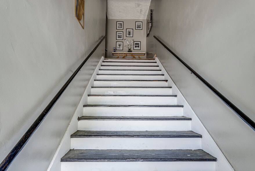 More Photos Of 707 E Elk Ave, Elizabethton Storefront Retail Office For Sale