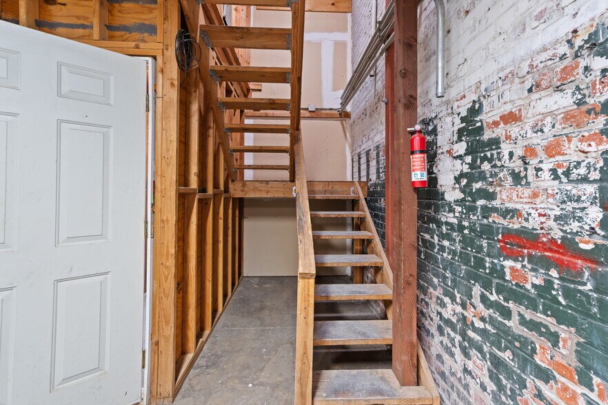 More Photos Of 865 Post St, San Francisco Storefront For Lease