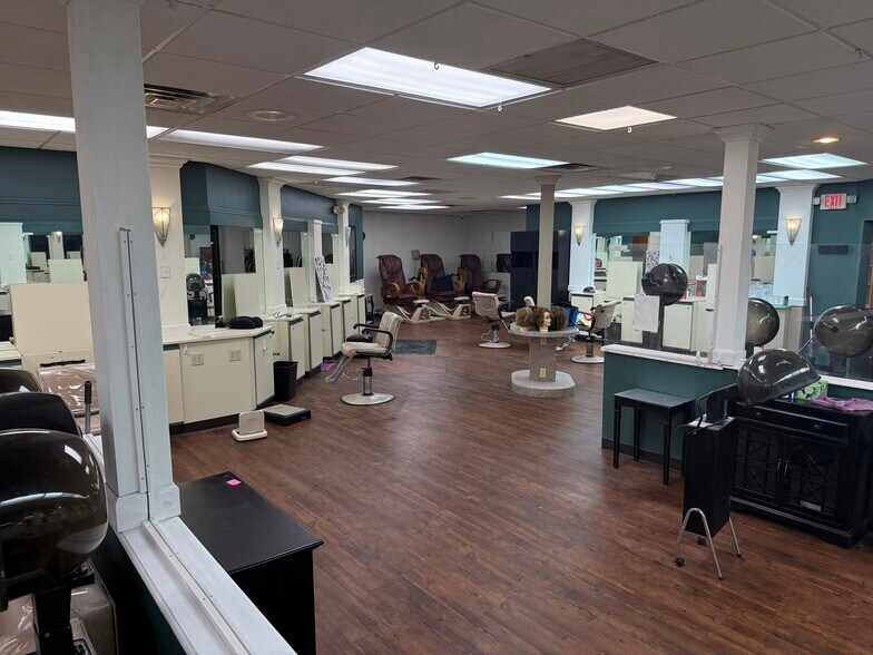 More Photos Of 5838-5868 Bigger Rd, Dayton Unknown For Lease