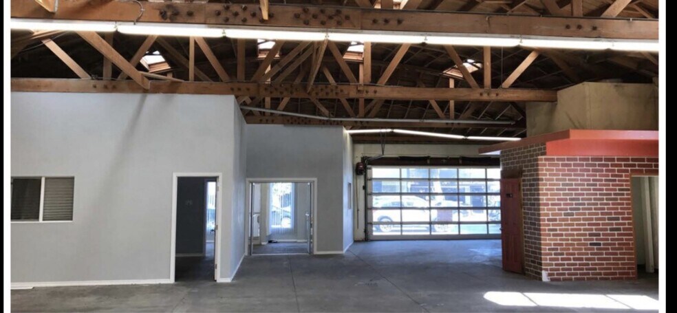 More Photos Of 1163-1169 S Robertson Blvd, Los Angeles Storefront Retail Office For Lease