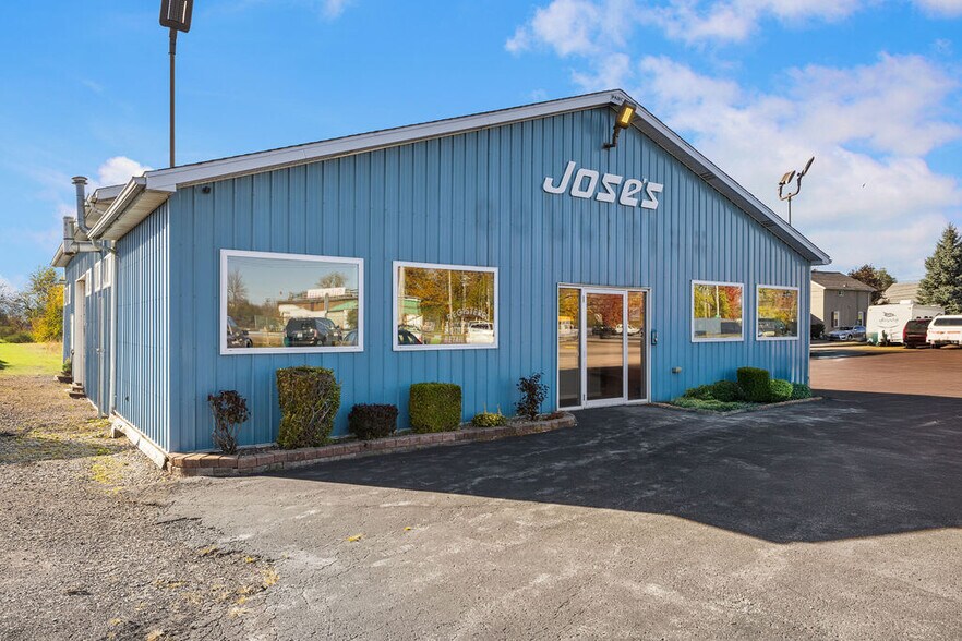 More Photos Of , Niagara Falls Unknown For Sale