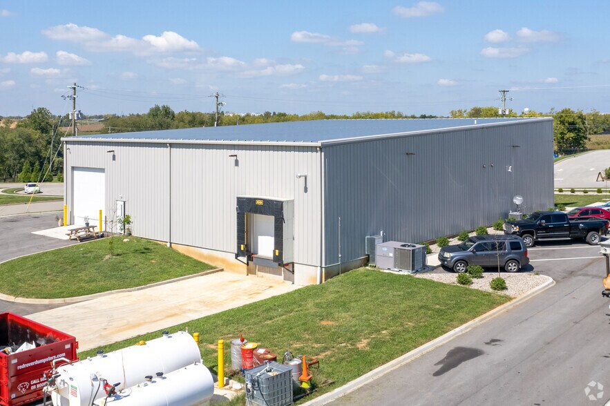 More Photos Of 311 Corporate Dr, Shelbyville Warehouse For Sale