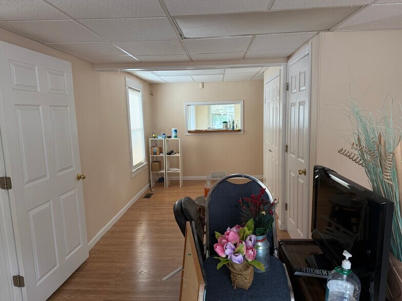 More Photos Of 90 Medford Ave, Patchogue Medical For Sale