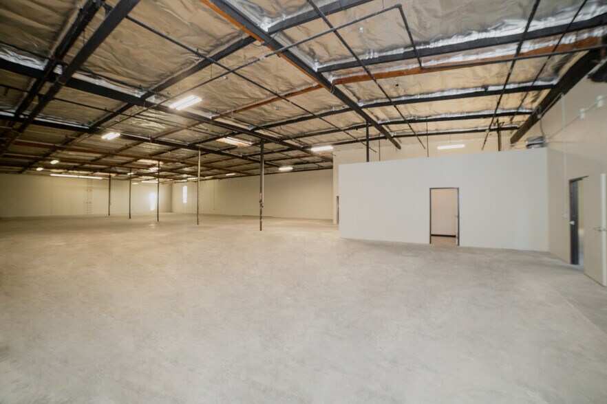 More Photos Of 15020 S Main St, Gardena Warehouse For Sale