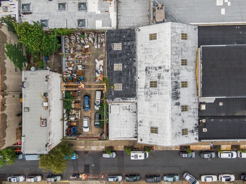 More Photos Of 305 Douglass St, Brooklyn Warehouse For Sale