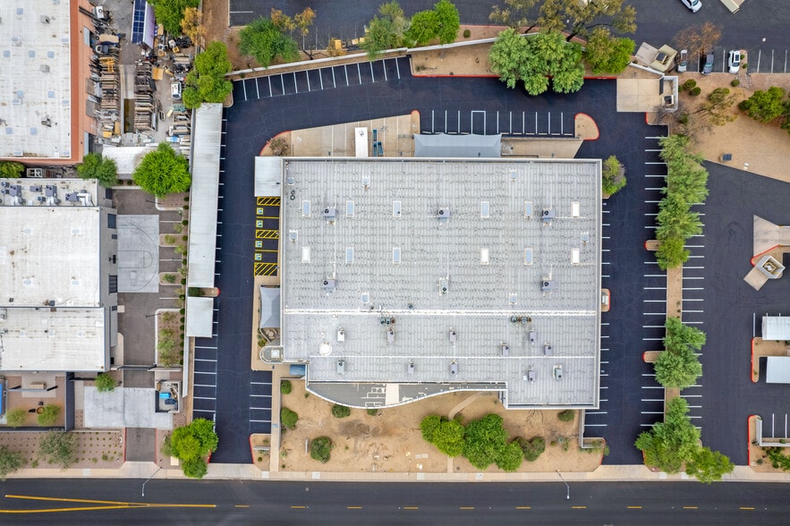 More Photos Of 7543 E Tierra Buena Ln, Scottsdale Distribution For Sale
