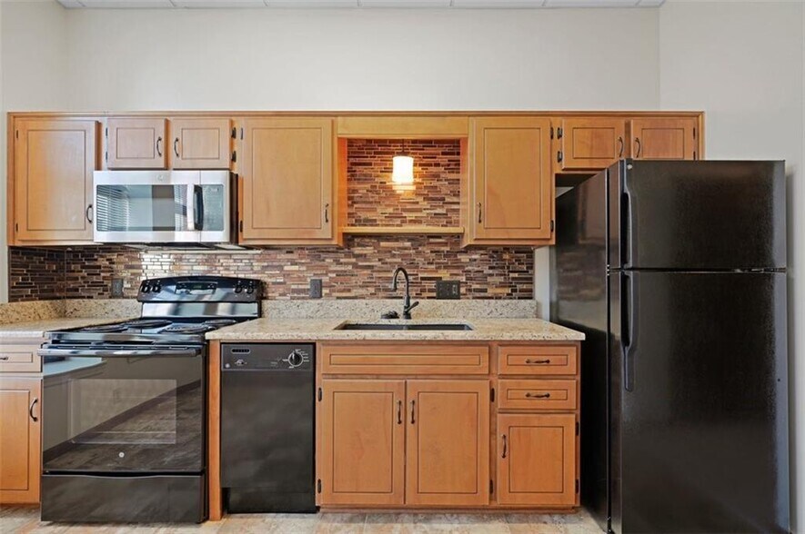 More Photos Of 100 S 5th St, Leavenworth Office Residential For Sale