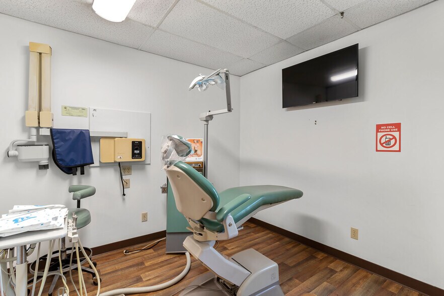 More Photos Of 279 N Main St, Kilmarnock General Retail For Sale